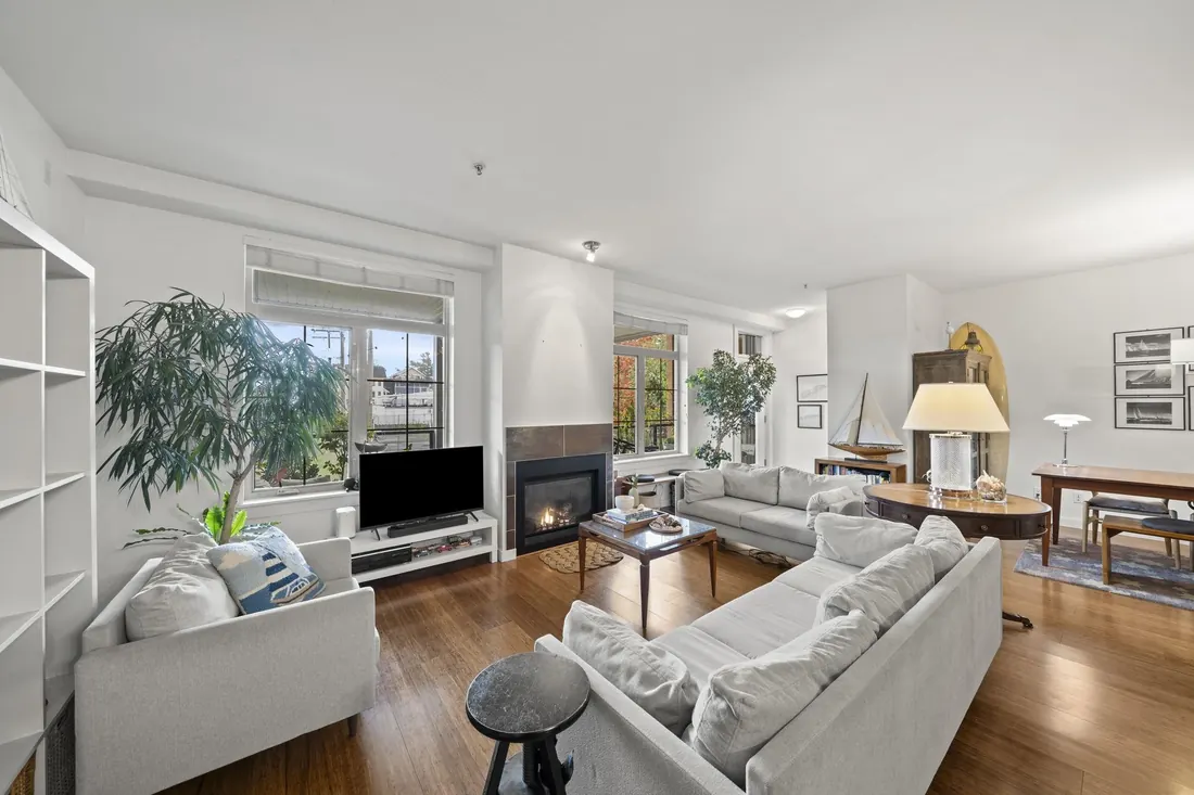 Living room with fireplace, 7-6233 London Road, Steveston